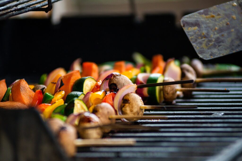 szaszłyki na grillu